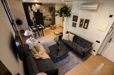 Communal lounge/ TV room, Living room