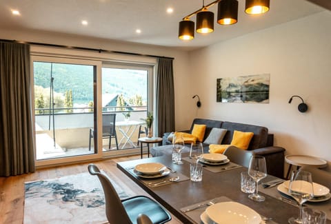 Living room, Dining area