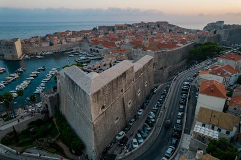 Property building, Nearby landmark, Bird's eye view, Landmark view