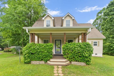 Lake Sinclair House in Lake Sinclair