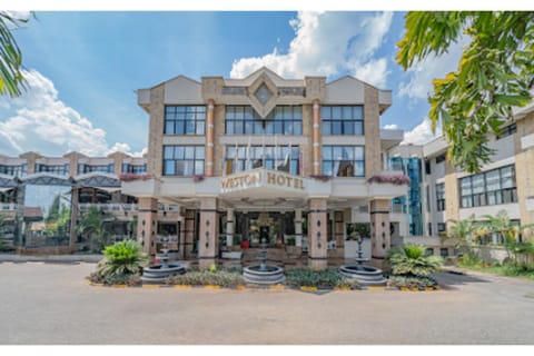 Property building, Day