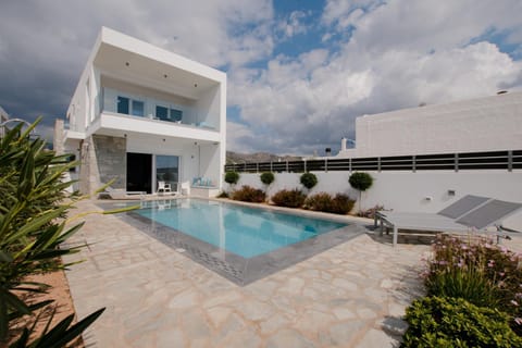 Property building, Pool view, Swimming pool