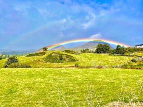 Nearby landmark, Spring, Day, Natural landscape, Mountain view