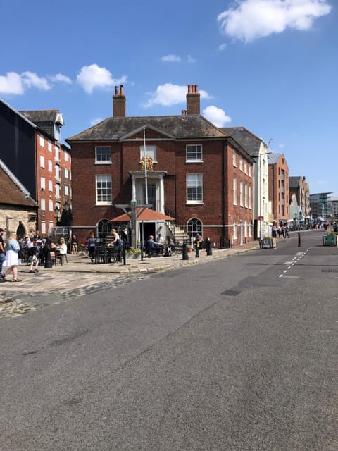 The Old Custom House Apartment in Poole