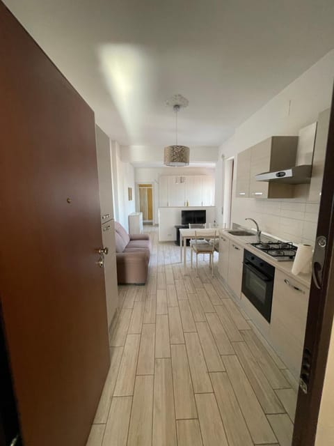 Kitchen or kitchenette, Dining area, minibar, oven, pet friendly, stove
