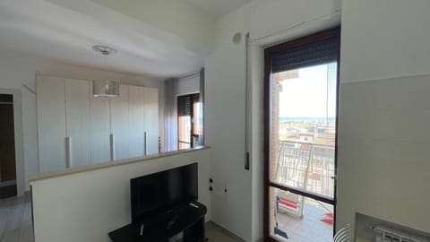 TV and multimedia, Kitchen or kitchenette, internet, air conditioner