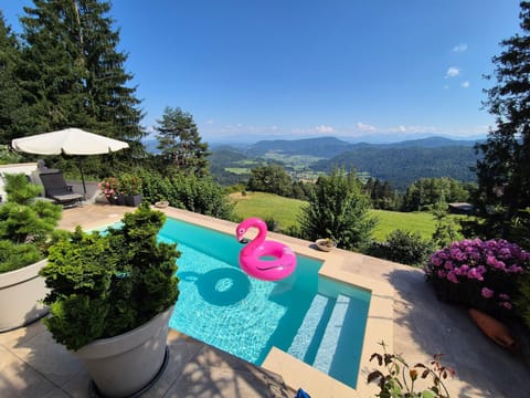 Mountain view, Pool view, Swimming pool