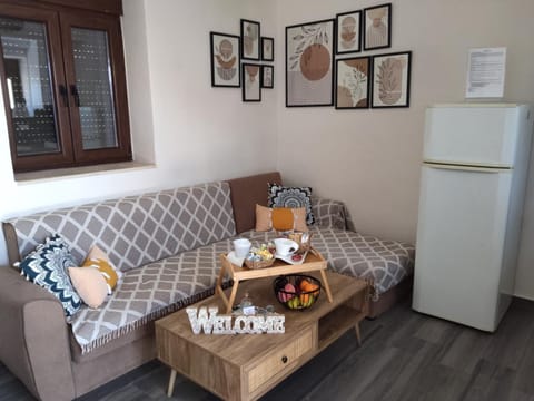 Kitchen or kitchenette, Living room, Seating area