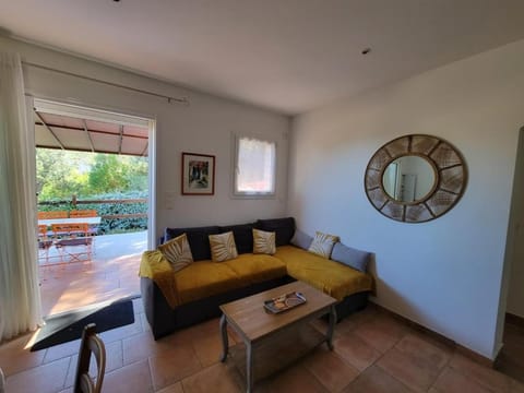 A VIGNA VECCHIA - CHARMANT 3 PIECES SUD PORTO VECCHIO Bed and Breakfast in Porto-Vecchio