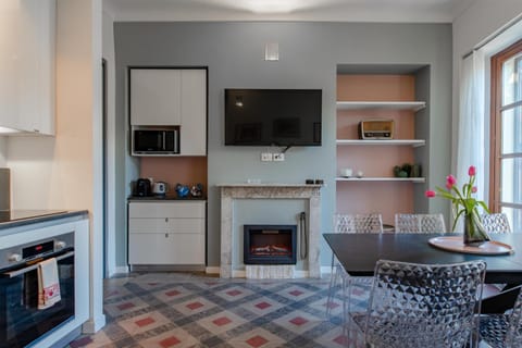 TV and multimedia, Kitchen or kitchenette, Living room, Seating area, Dining area, minibar, pet friendly, stove