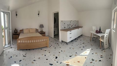 Bed, Photo of the whole room, Seating area, furniture, kitchen, kitchen