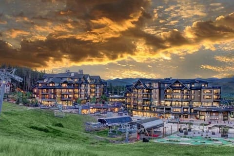 Grand Colorado Peak 8 - 3 bedroom Apartment in Breckenridge