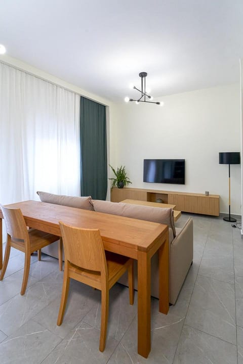 TV and multimedia, Living room, Dining area