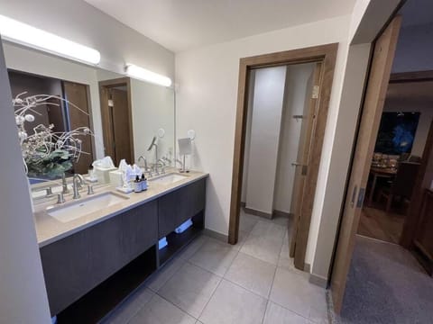 Grand Colorado on Peak 8 1Bed - Ski in/out Apartment in Breckenridge