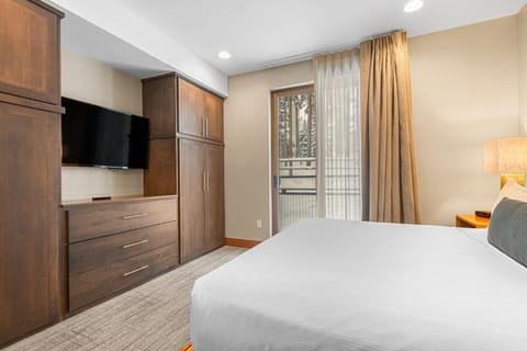 Grand Colorado on Peak 8 Suite - Ski-in/out Apartment in Breckenridge