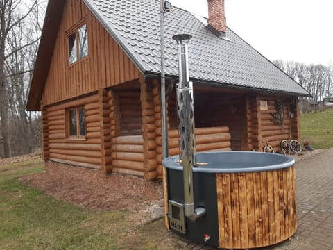 Property building, Hot Tub