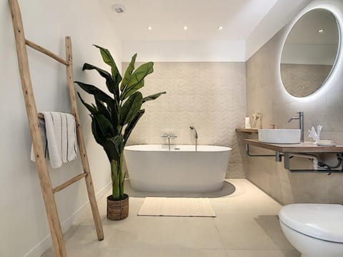 Bathroom, Bath