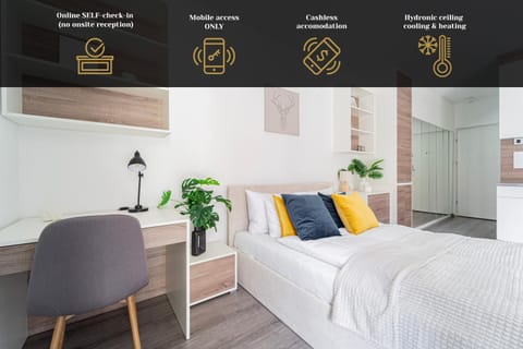 Bed, Photo of the whole room, Seating area, Bedroom, internet, wardrobe