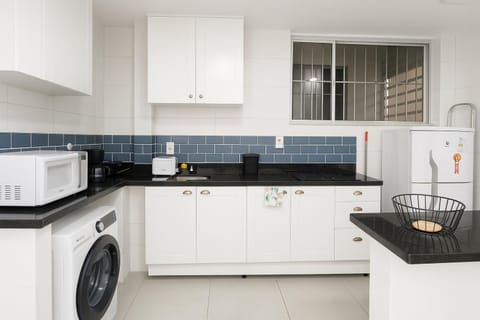 Coffee/tea facilities, stove, washing machine, dryer
