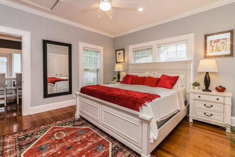 The Osceola Historic District Charm - 10 Minute Walk to FSC & Downtown Lakeland House in Lakeland