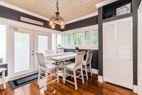 The Osceola Historic District Charm - 10 Minute Walk to FSC & Downtown Lakeland House in Lakeland