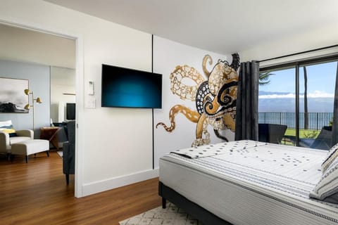 Remodeled 3 Bedroom Oceanfront Condo — Sleeps 8 House in Maalaea