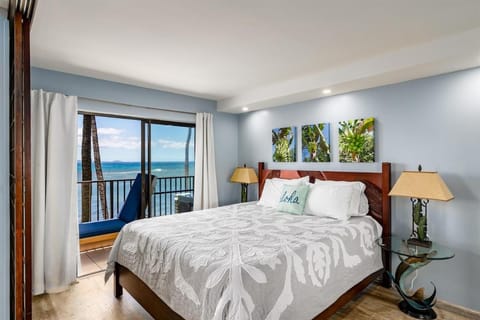 Oceanfront Abode Remodeled in 2021 Sleeps 6 House in Maalaea