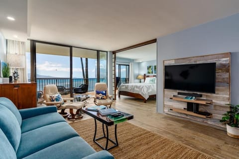 Oceanfront Abode Remodeled in 2021 Sleeps 6 House in Maalaea