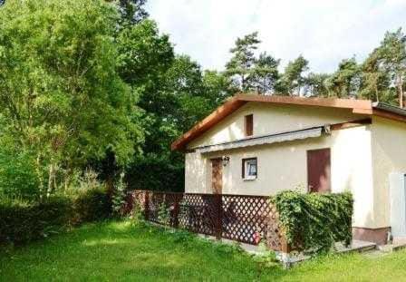 Ferienhaus im Grünen, 50 m zum See House in Mecklenburgische Seenplatte
