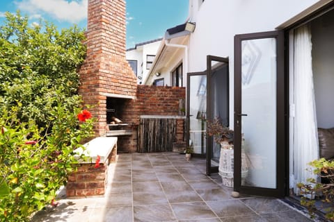Patio, BBQ facilities, Balcony/Terrace