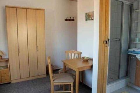 Gästezimmer am Tiefwarensee Vacation rental in Waren