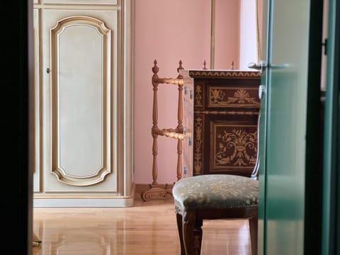 Seating area, wardrobe