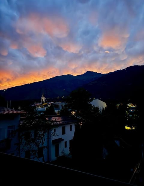 Natural landscape, Coffee/tea facilities, View (from property/room), Garden view, Landmark view, Mountain view, Sunset, Inner courtyard view