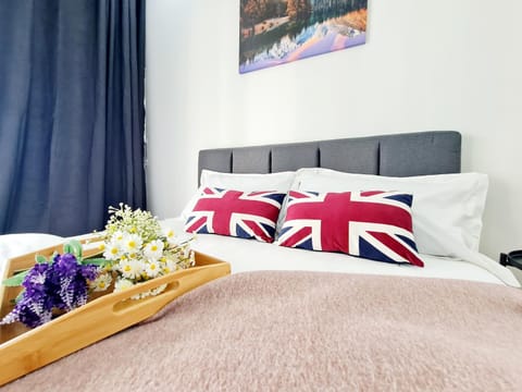 Bed, Living room