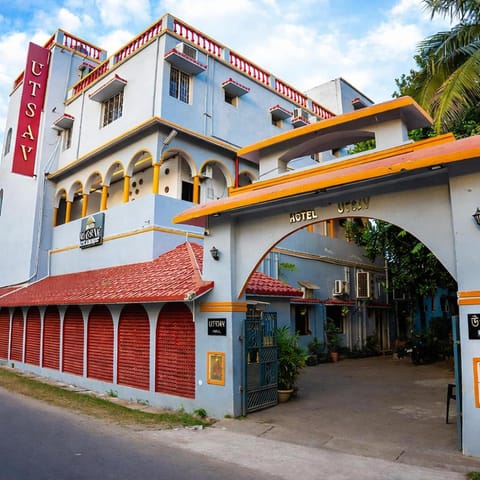 Facade/entrance