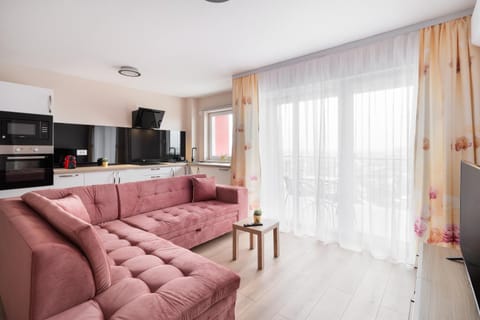 TV and multimedia, Coffee/tea facilities, Kitchen or kitchenette, Living room, Dining area, minibar, pet friendly, stove