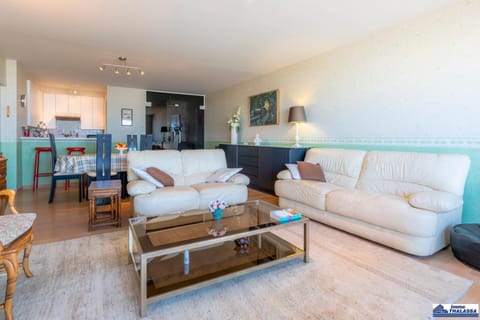 Astoria Palace 0101 - 2 bedrooms 5p - centrally located on the promenade sea view Apartment in De Panne