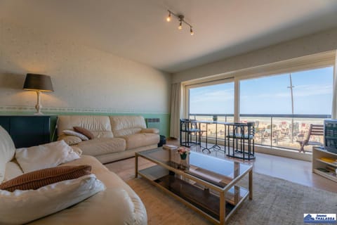 Astoria Palace 0101 - 2 bedrooms 5p - centrally located on the promenade sea view Apartment in De Panne