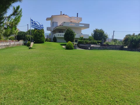 Agiokampos Resort Villa in Euboea