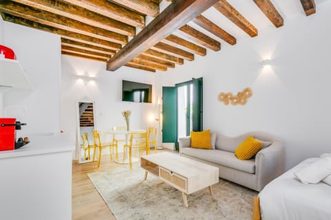 Living room, Dining area