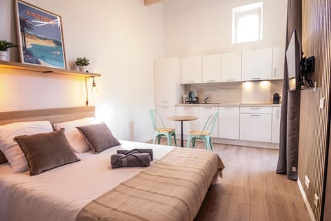 Bed, kitchen