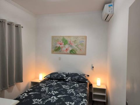 Bed, Photo of the whole room, air conditioner
