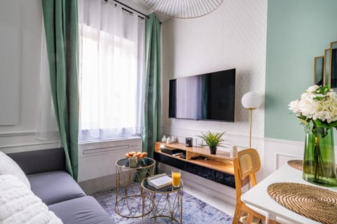 Communal lounge/ TV room, TV and multimedia, Living room, Seating area
