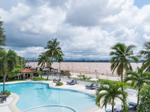 Pool view, River view, Swimming pool