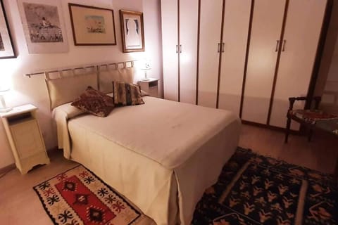 Bed, Photo of the whole room, wardrobe