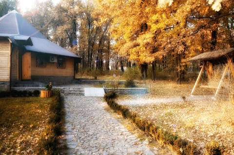 Property building, Restaurant/places to eat, Day