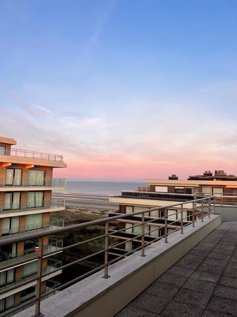 View (from property/room), Balcony/Terrace, Sunrise