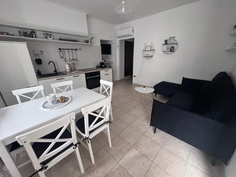 Kitchen or kitchenette, Living room, Dining area, air conditioner