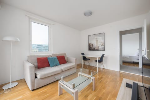 TV and multimedia, Living room, Photo of the whole room, Seating area