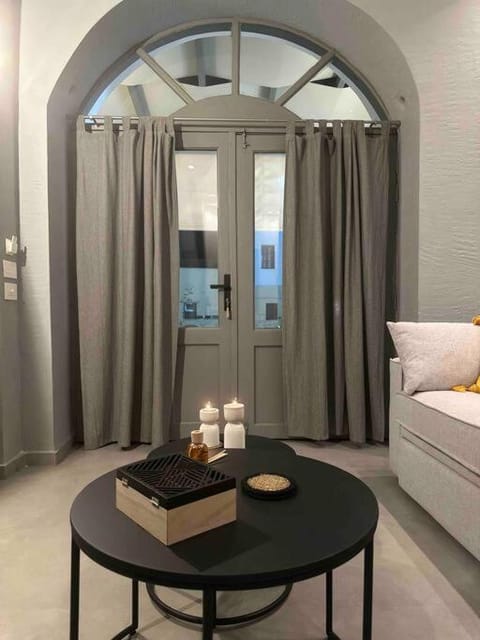 Bed, Living room, Seating area